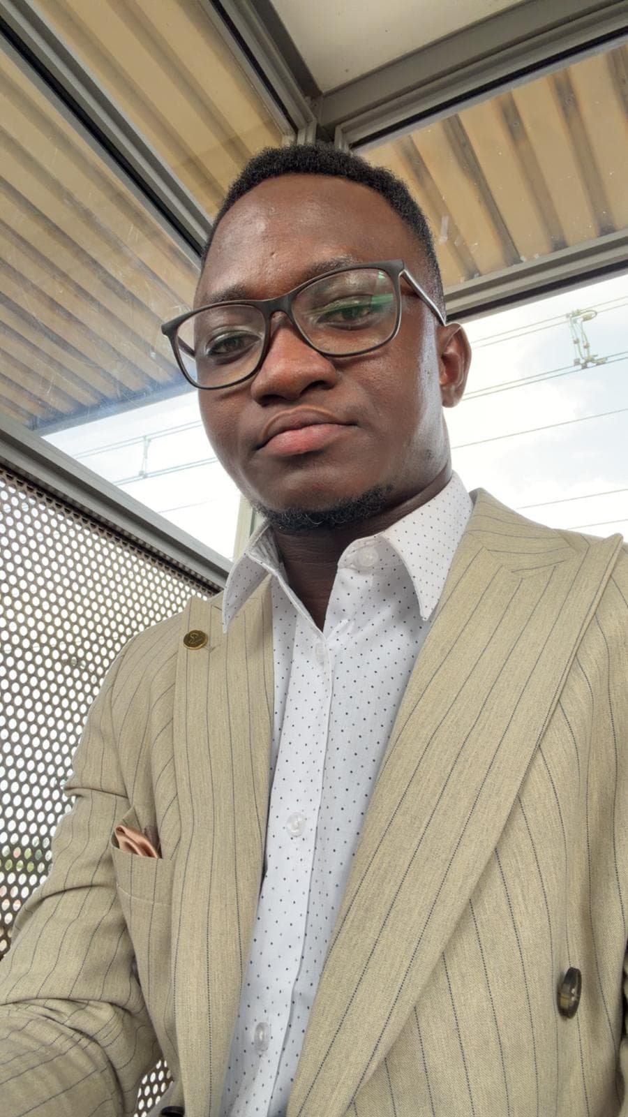 Portrait professionnel d'Obed Akotonou